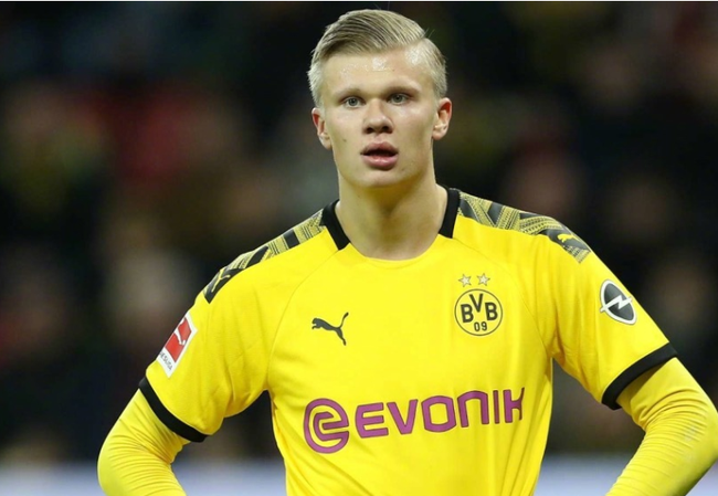 欧冠半场：蒂尔破门，阿尔瓦雷斯扳平，埃因霍温1-1马竞（欧冠半场战况：蒂尔先开纪录，阿尔瓦雷斯追平，埃因霍温暂与马竞1-1）