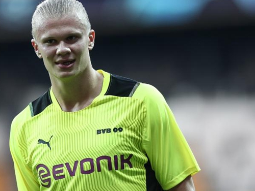 年度进球排行榜：姆巴佩超越金边罗，莱万拜仁光辉岁月（年度进球榜：姆巴佩反超金边罗，莱万谱写拜仁辉煌）