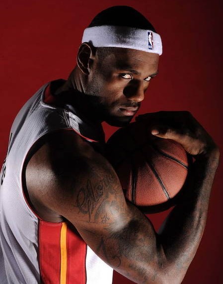 詹姆斯：纪录告破没有任何遗憾，因为我们赢球了（詹姆斯：纪录终结也无憾，胜利最重要）