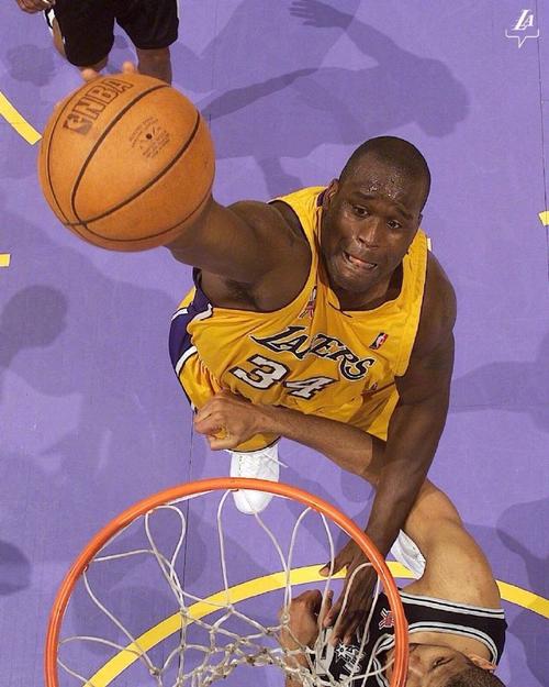 邵佳一将放弃绝大多数30岁以上老将：超10名国脚面临选择！（邵佳一或大幅弃用30岁以上老将，十余名国脚将面临去留抉择）