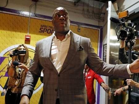 邵炜昀发挥神勇，三分穿针如神（邵炜昀火力全开，三分箭无虚发）