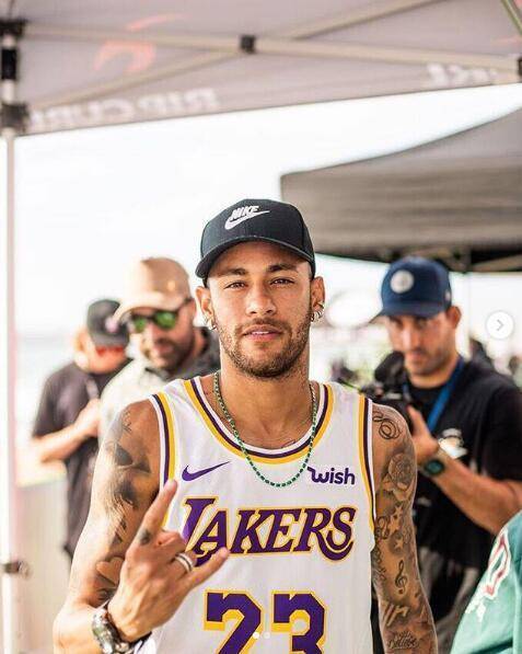 图片报：米兰对金玟哉感兴趣，在今夏就曾观察过他（米兰有意引进金玟哉，今夏已对其考察）