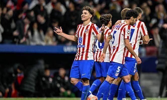 骑士本赛季吃到11场败仗时仅取14胜，上赛季为56胜11负（骑士本季仅14胜11负，上季曾达56胜11负）