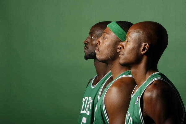 慕尼黑晚报：两名葡体球迷燃放烟火导致球迷和安保受伤被捕（慕尼黑晚报：两名葡萄牙体育球迷燃放烟花致球迷与安保受伤遭逮捕）