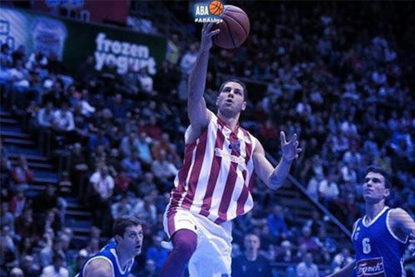 拜仁跟队：凯恩正在全力劝说格伊，希望他能选择加盟拜仁（拜仁随队记者：凯恩正全力游说格伊，盼其选择加盟拜仁）