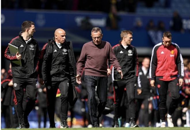 皇家社会迎战吉罗纳：一场关乎生死的西甲保级之战（西甲保级生死战：皇家社会对阵吉罗纳）