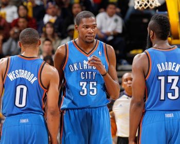 媒体人：李凯尔的相关合同到期，已没有义务继续以中国球员示人（媒体人称李凯尔相关合同已到期，无需继续以中国球员身份亮相）