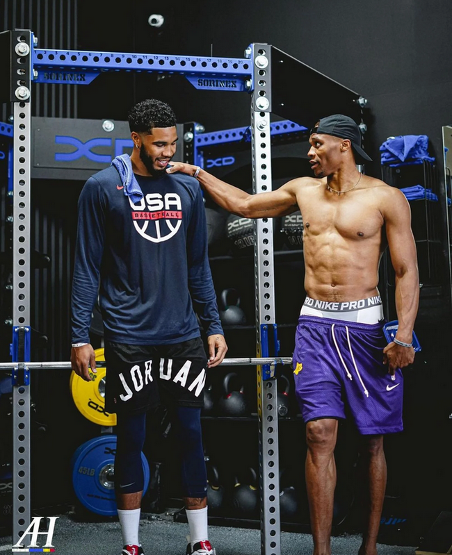 太阳报走访出售原味球衣公司的仓库：汗臭味强烈却不令人反感（太阳报探访售卖原味球衣的仓库：汗味浓重但不刺鼻）