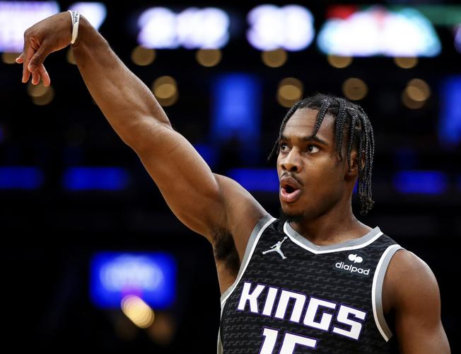 闪耀哥客场2-2战平多特，本赛季欧冠正赛仍一胜难求（客场2-2憾平多特，闪耀哥本季欧冠正赛依旧难求首胜）