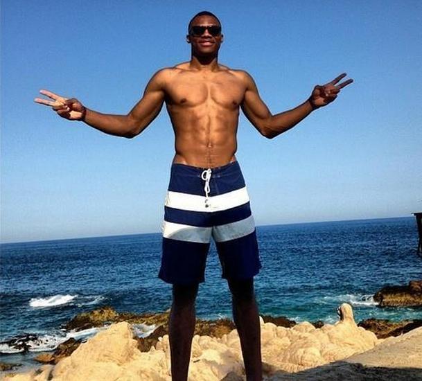 为何广东队杯赛又输山西？皆因4换2所致，粤蜜：送走一人太可惜（广东杯赛再负山西，4换2影响显现，粤蜜叹送走一人太可惜）