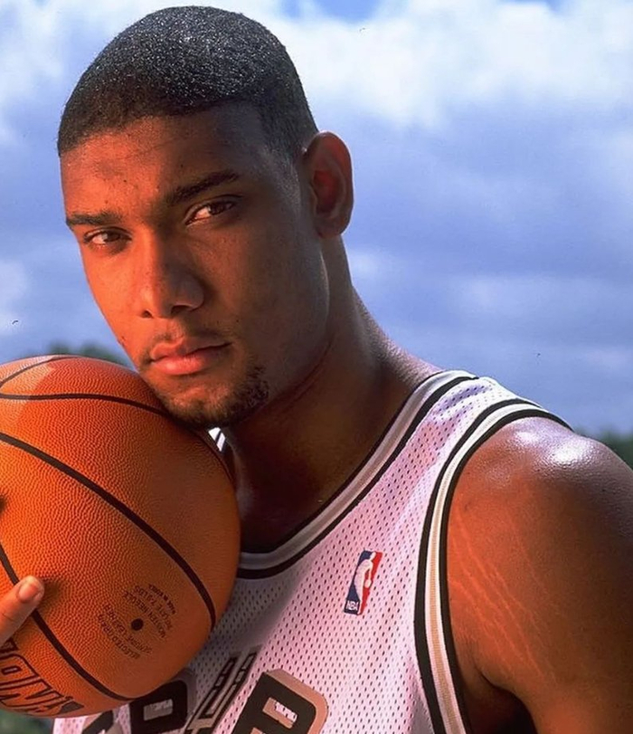 常规赛第5轮｜拉锯战中见真章，看孙铭徽运筹帷幄！（常规赛第五轮｜胶着鏖战显真功，孙铭徽指挥若定！）