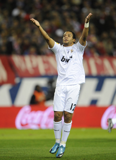 勒沃库森vs多特：希克PK吉拉西；阿德耶米、萨比策首发（勒沃库森对阵多特：希克对飙吉拉西，阿德耶米与萨比策先发）