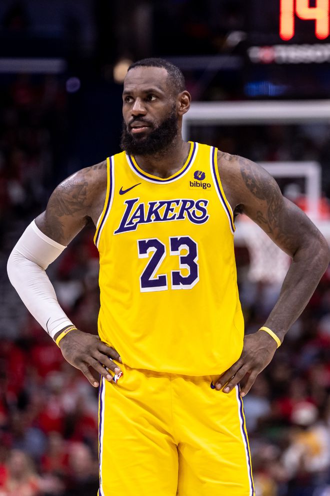 詹姆斯超越勒布朗！詹皇29分刷新球员第23个赛季得分新高（詹姆斯再超越自己！29分创第23季单场得分新高）